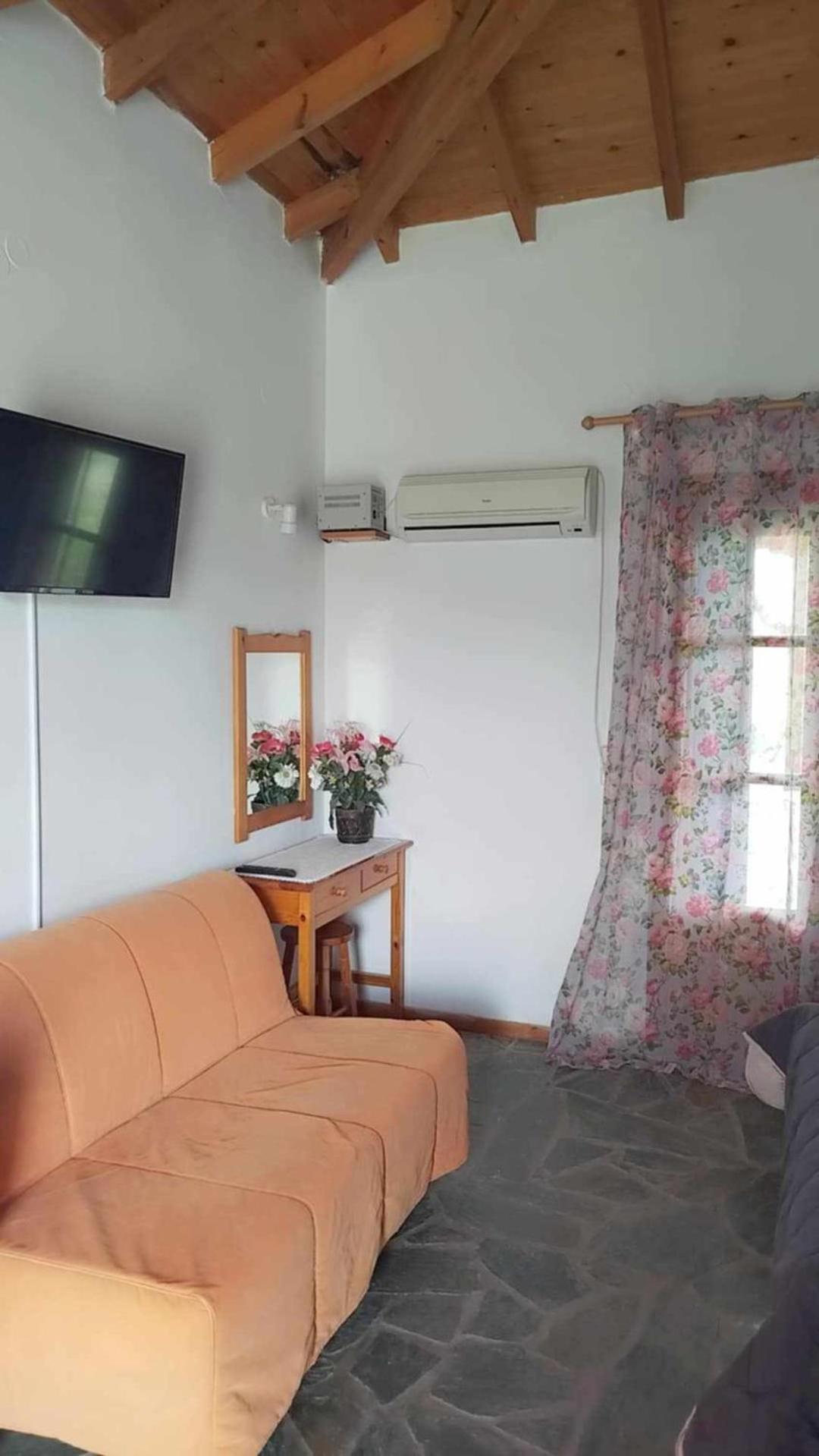 Oasis Studios Skala Kallonis Luaran gambar